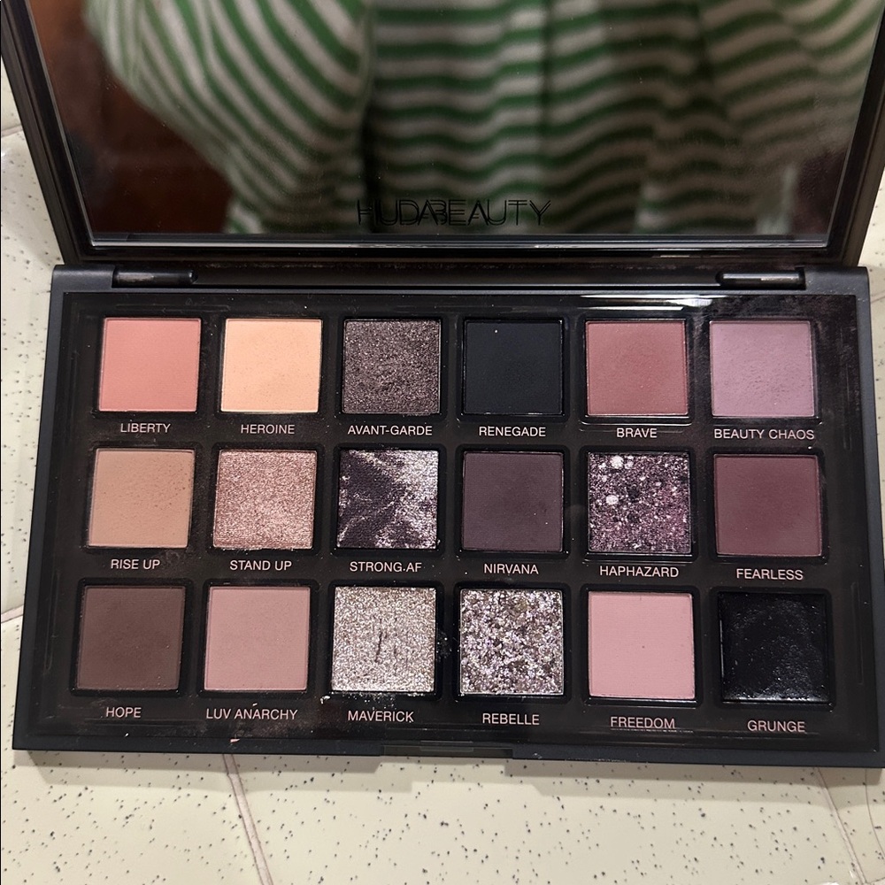 USED GRUNGE PALETTE